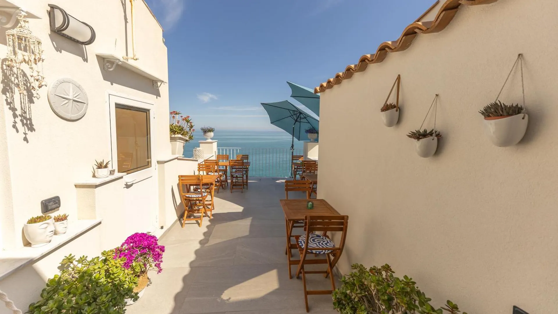 *** Affittacamere Casanova Rooms And Apartment To Rent Cefalù Italia