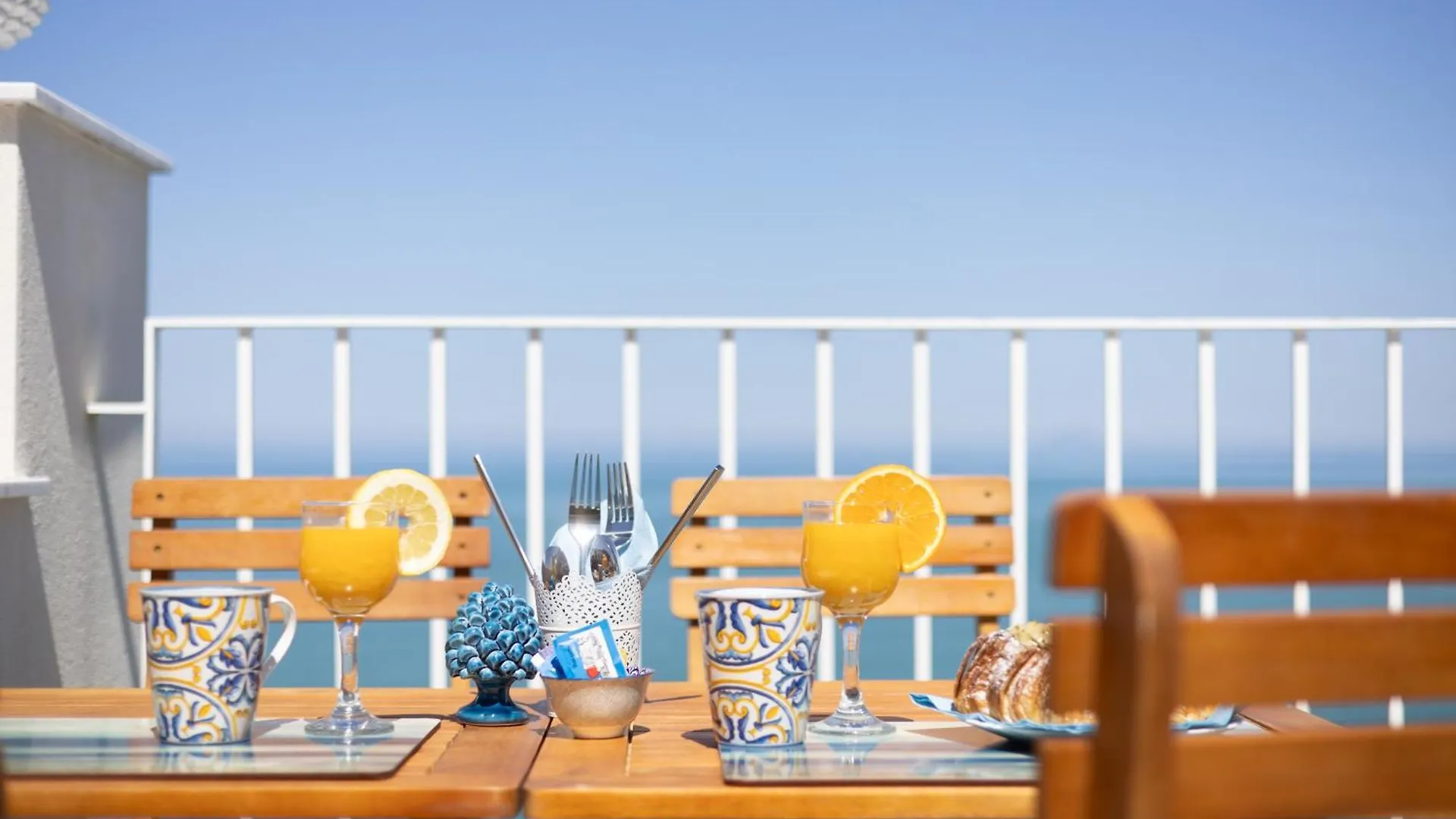 Affittacamere Casanova Rooms And Apartment To Rent Cefalù