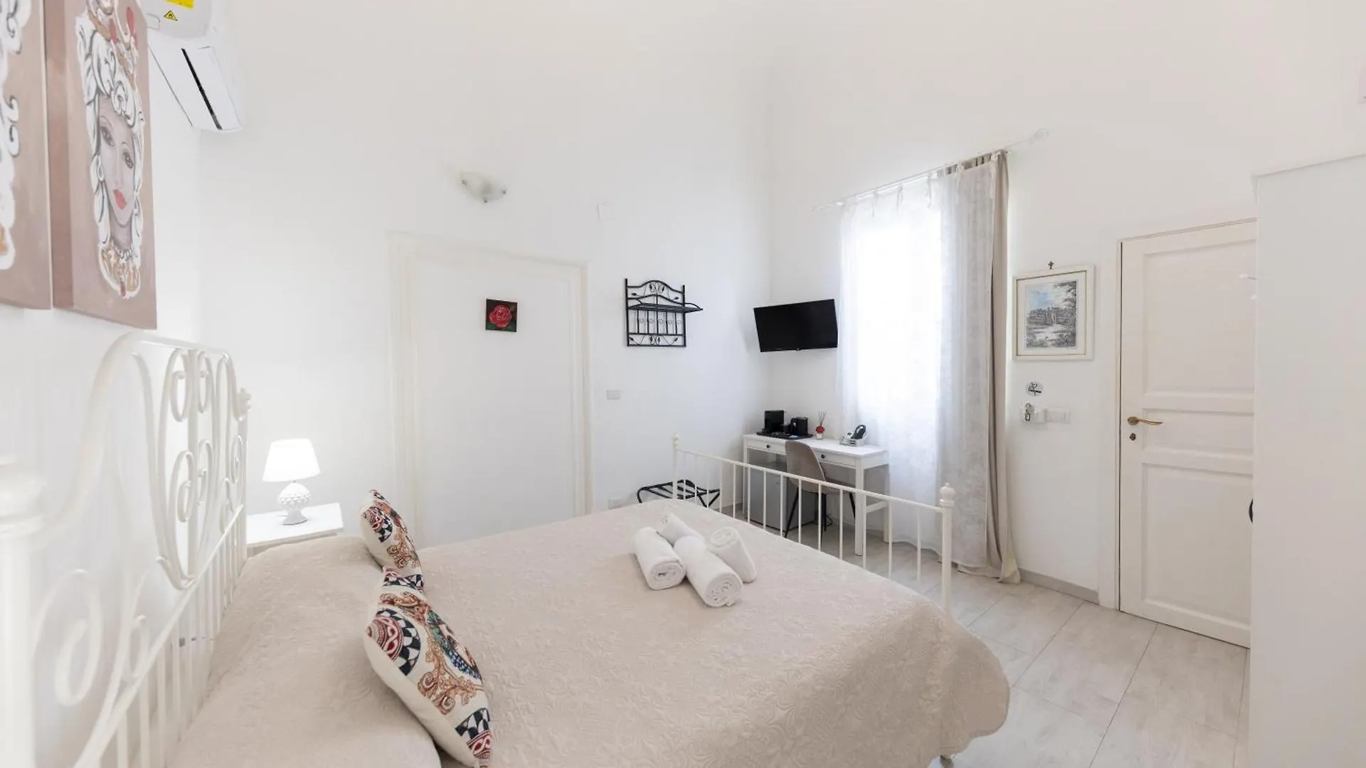 *** Pensión Casanova Rooms And Apartment To Rent Cefalú Italia
