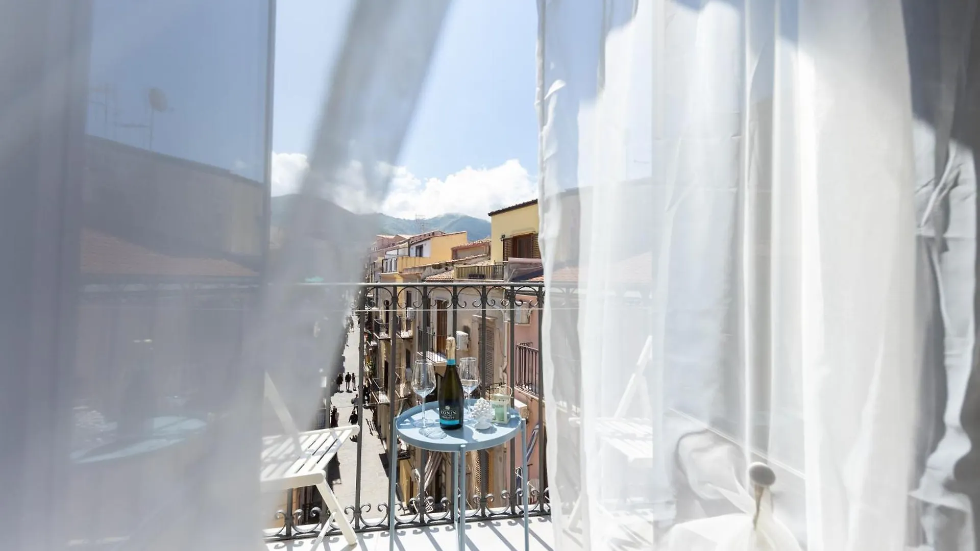Casanova Rooms And Apartment To Rent Cefalú Italia