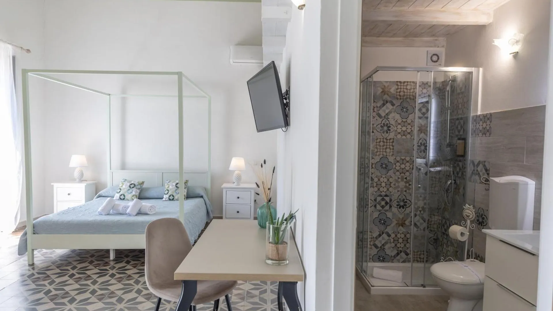 Affittacamere Casanova Rooms And Apartment To Rent Cefalù