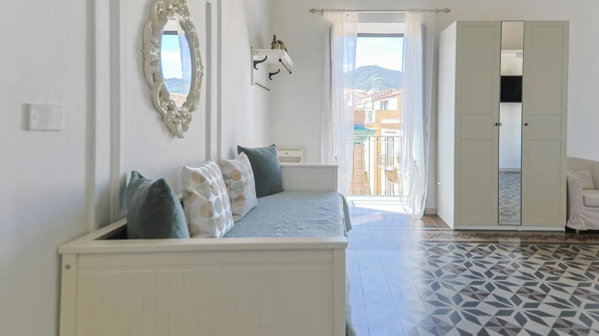 Pensión Casanova Rooms And Apartment To Rent Cefalú