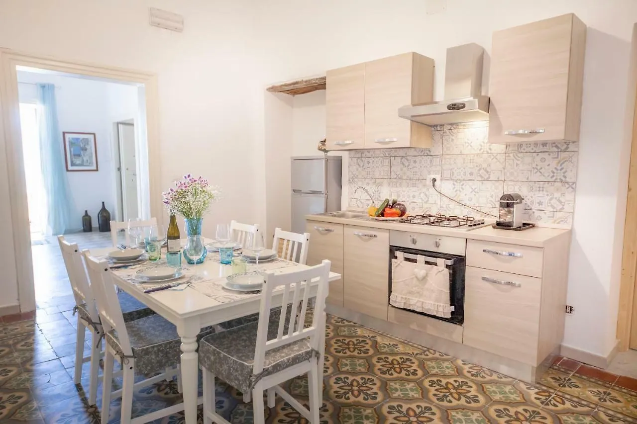 Casanova Rooms And Apartment To Rent Cefalú 3*,  Italia