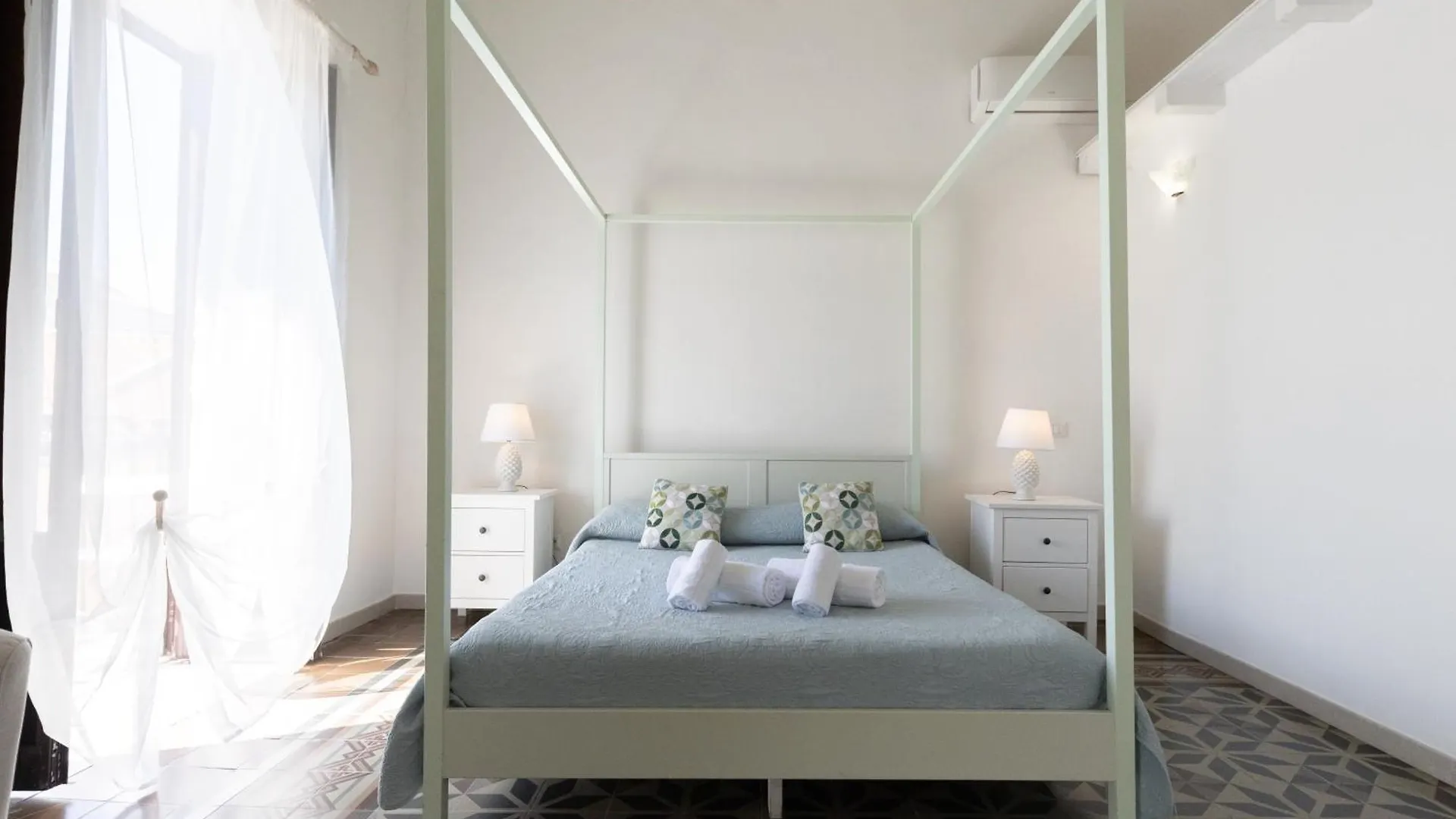 Casanova Rooms And Apartment To Rent Cefalù Itálie
